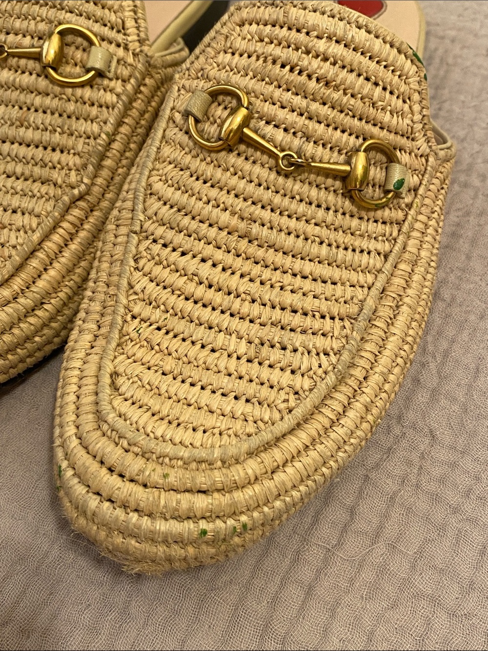 Gucci Beige Raffia Mule Slides with Gold Horsebit. Size 39 - Picture 6 of 12